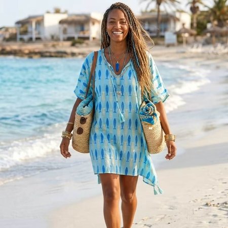 Kremowa tunika plażowa Nomad Sari z niebieskim haftem i chwostami